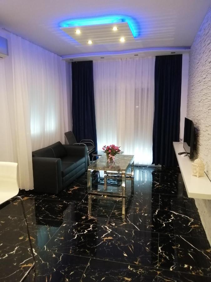 Totani Lux * Peraia (Thessaloniki)